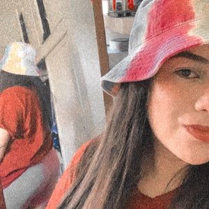 Meet your Posher, Alejandra